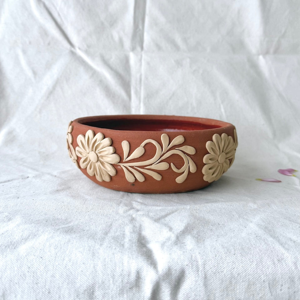 Gaytan Small Embroidered Red Flower Clay Bowls