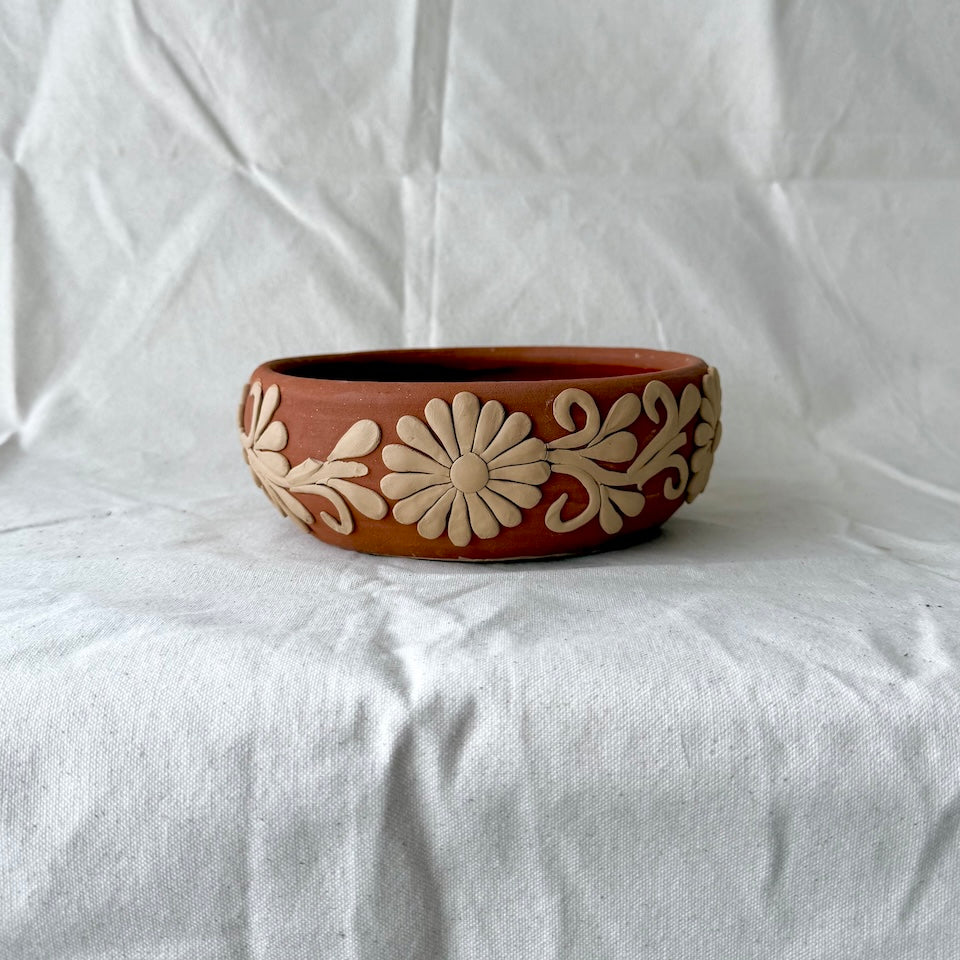 Gaytan Small Embroidered Red Flower Clay Bowls