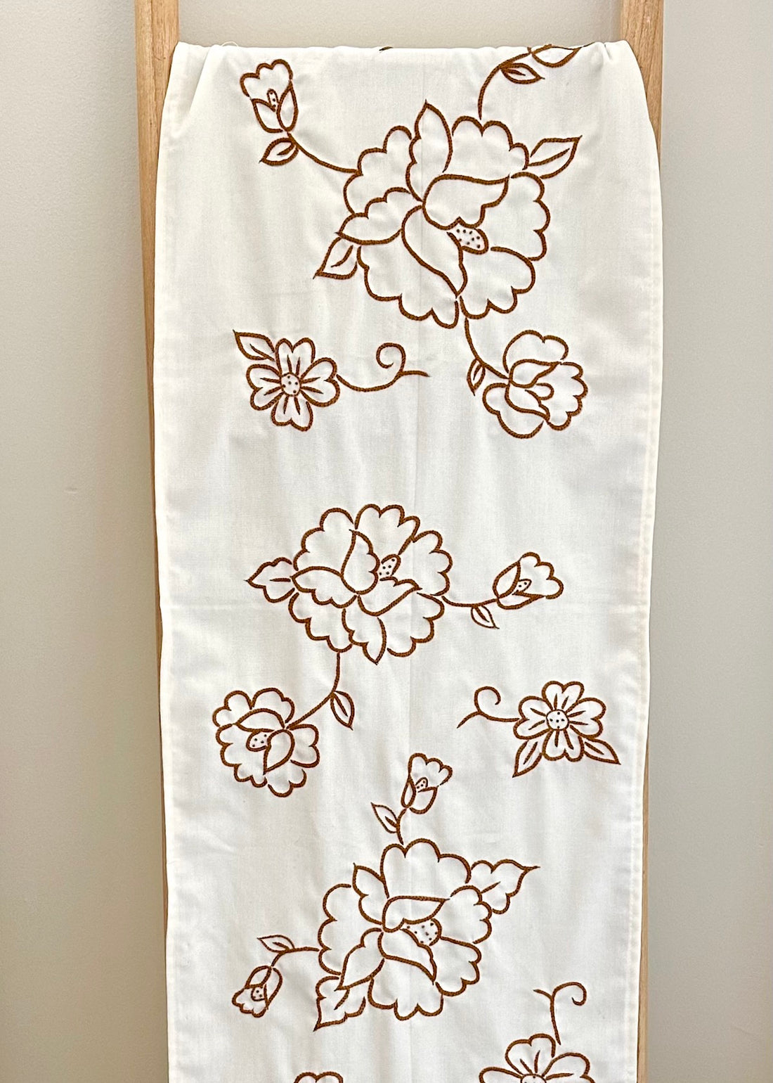 Flor Istmeña Embroidered Table Runner