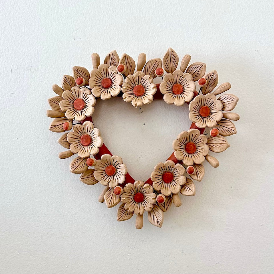 Floral Hearts of Clay - Daisies