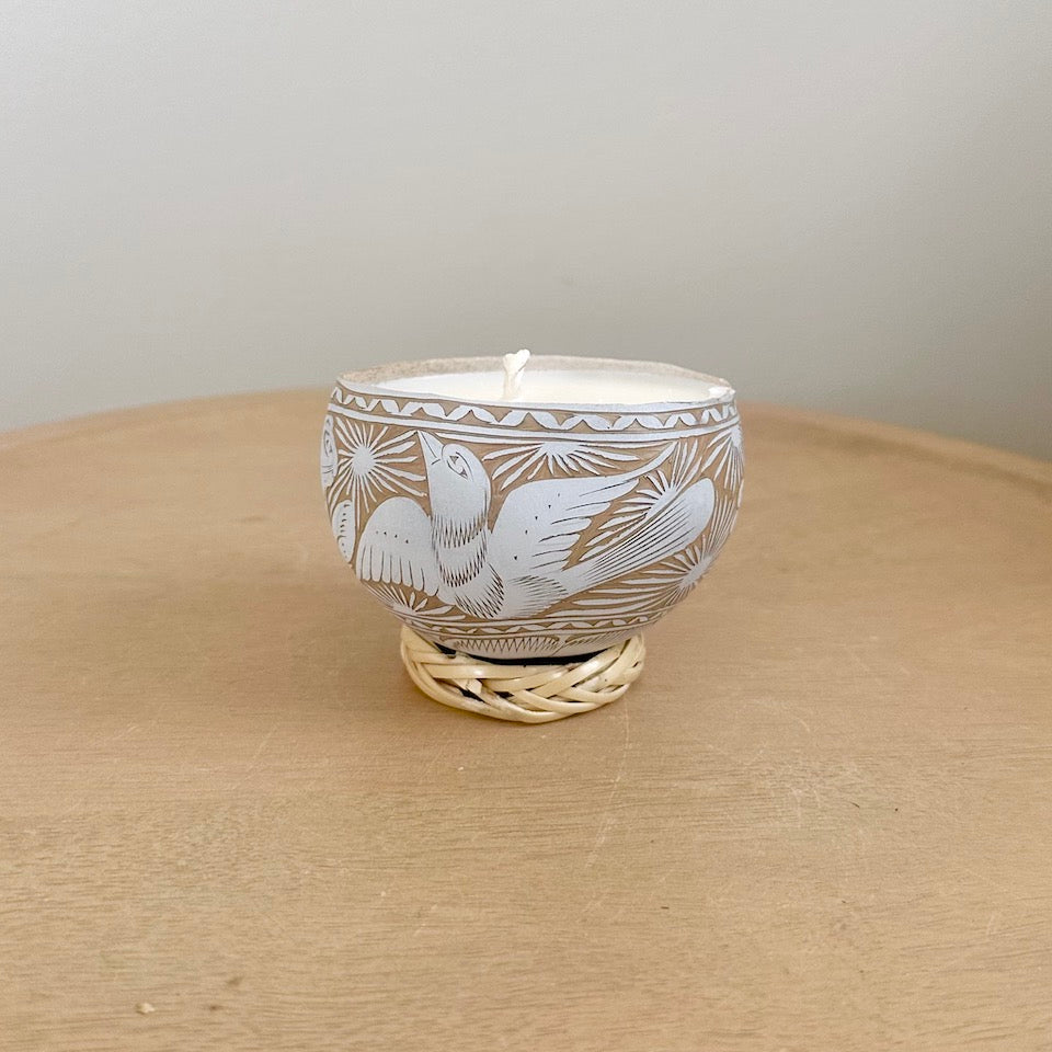 White Cafecito Jicara Candle